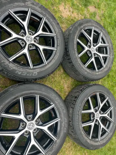 Size: 18x7.5J Offset: 45 Tire size: 235/55/R18 Centre bore: 60.1mm Bolt pattern: 5x114.3 Off of a 20...