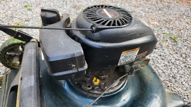Moteur de tondeuse Tecumseh usagé à vendre. in Lawnmowers & Leaf Blowers in Québec City - Image 4