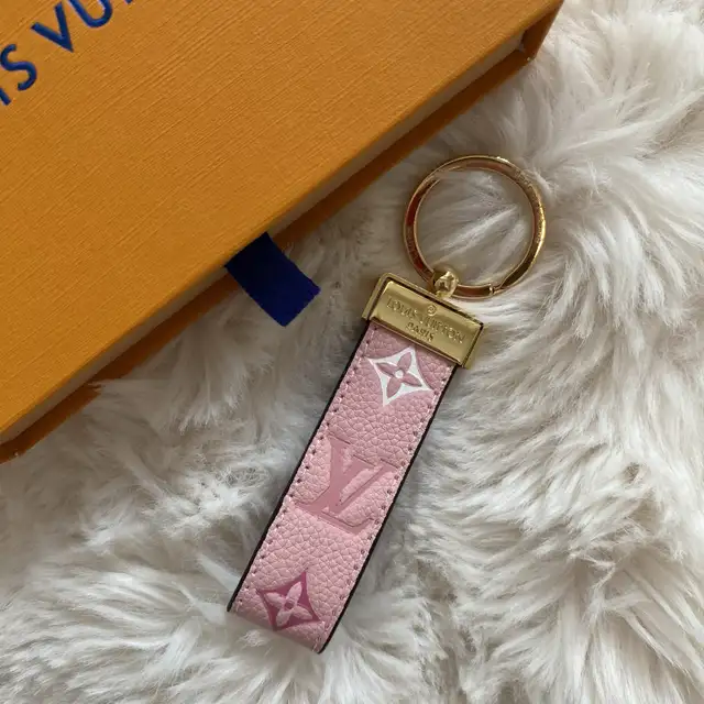 Louis Vuitton Pink Keychain Brand New in Box in Multi-item in City of Toronto - Image 3