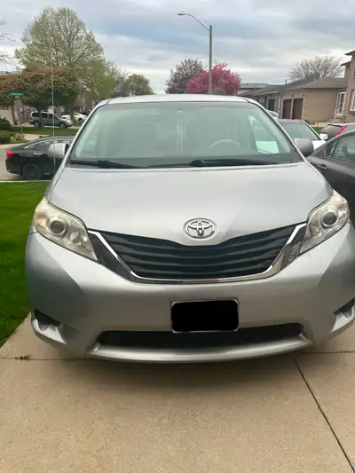 Selling a 2011 Toyota Sienna LE in silver. This is a reliable 5-door minivan with Toyota’s 3.5L V6 e...
