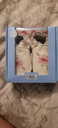 New Robeez Soft Sole Shoes 18 month