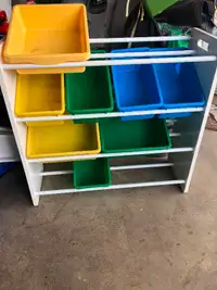 Toy storage organizer with bins / rangement de jouets
