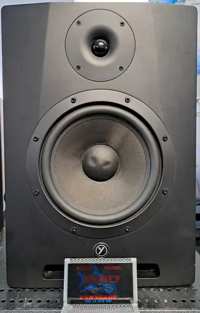 YORKVILLE YSM8 POWERED SPEAKER WITH CORD (27292624), View more