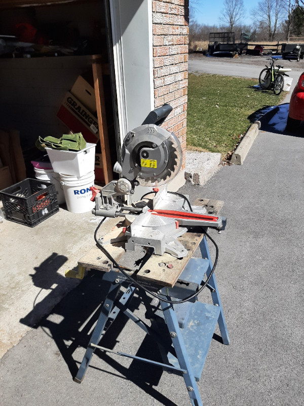 Chop Saw in Power Tools in Belleville - Image 2