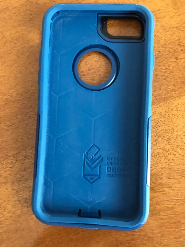 Otterbox iPhone 8 case in Cell Phone Accessories in Peterborough - Image 6