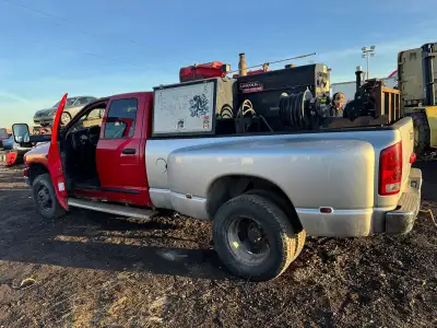 Welding skid for sale. Includes welder and all cables+hoses, tool boxes. For the full price i can in...
