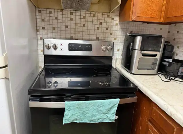 room for rent . private room and  sharing  room in Room Rentals & Roommates in Mississauga / Peel Region - Image 10