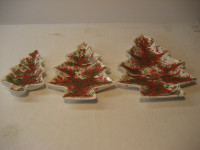 Set of 3 Vintage Ceramic Christmas Tree Nesting Dishes