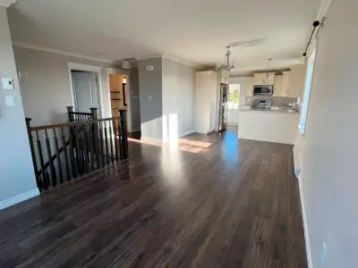 Pearlview West - Full House + In-House Garage For Rent!