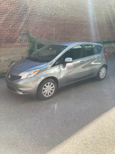 Nissan Versa Note S à vendre 4 500 $ 186 000 km Bon état, fiable. Boîte de vitesse manuelle 5 vitess...