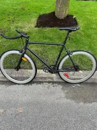 Vélo fixie noir