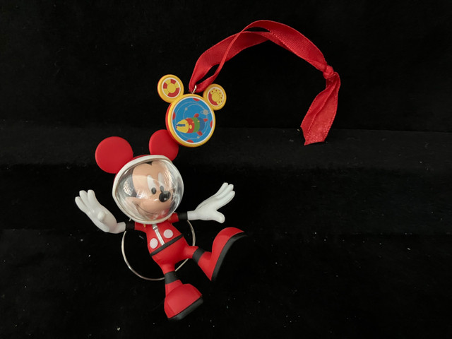 Hallmark Keepsake Ornament Mickey & Toodles in Space dans Fêtes et événements  à Ville de Montréal - Image 2
