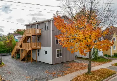 2 Beds 1 Bath Apartment
