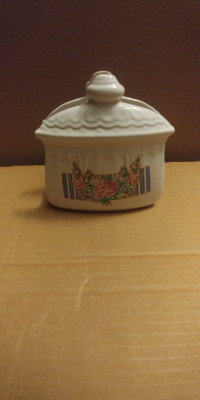 Ceramic Vintage Napkin Holder 