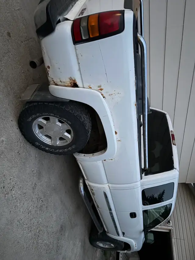 GMC 1500527118913378068481