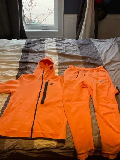 Nike tech fleece, View more