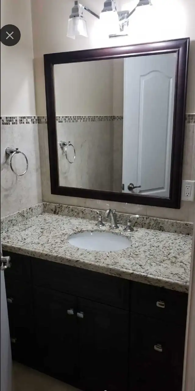 large bedroom in a beautiful house from 365/month in brampton in Room Rentals & Roommates in Mississauga / Peel Region - Image 5
