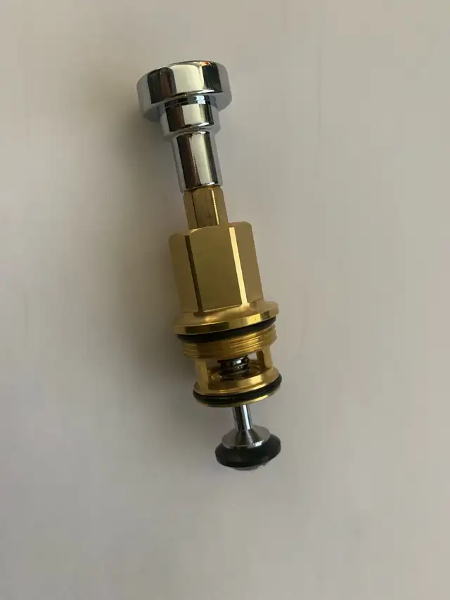 NOBILI Shower Diverter Assembly in Bathwares in Markham / York Region - Image 2