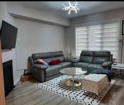 Fully furnished room (queen sized bed, dresser and nightstand) available immediately for rent (month...