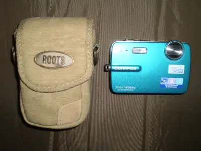 Olympus Stylus 550 WP 10 MP Digital Camera, Aqua Blue Waterproof Camera WORKS PICs taken with Camera...