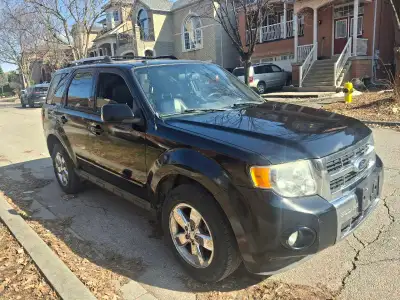 Iwant too sell my 2012 Ford Escape whit 211000 km . (AS IS!) Engine size 3.0 V6 cylinder Very cheap...