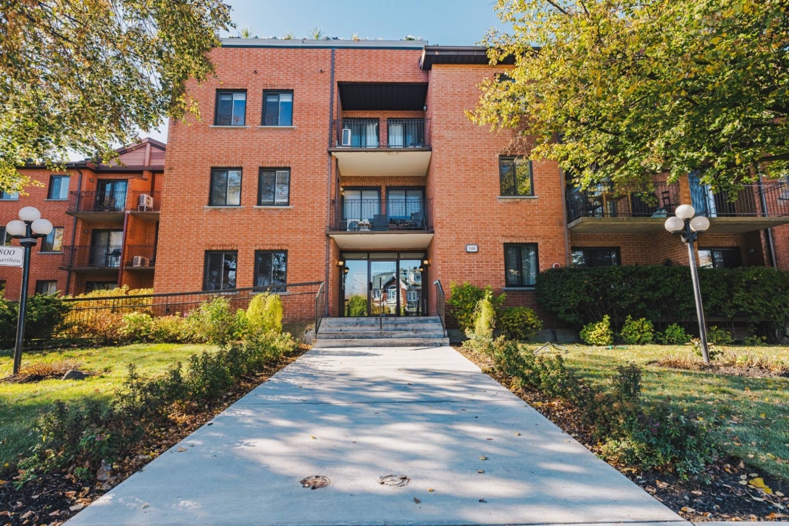Condo 3-1/2 + Garage - 100% Rénové Dernière Étage à Longueuil — photo 1