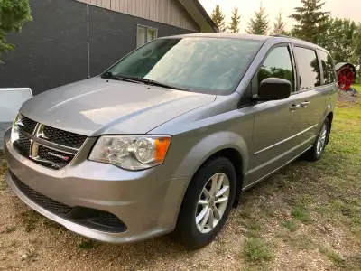 2015 Dodge Grand Caravan SXT, 3.6V6 eng, 133,623 kms. Stow n Go seats in rear, vehicle has minor hai...