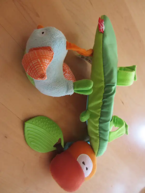 Jouet à suspendre pour bébé (Skip hop) (T47) in Toys in City of Montréal - Image 8