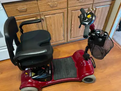 Guardian Mobility scooter with new batteries with only 20 minutes use on them..Includes charger.