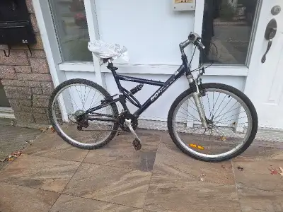 Vélo de montagne Bonelli 14 vitesses + pompe et casque, View more