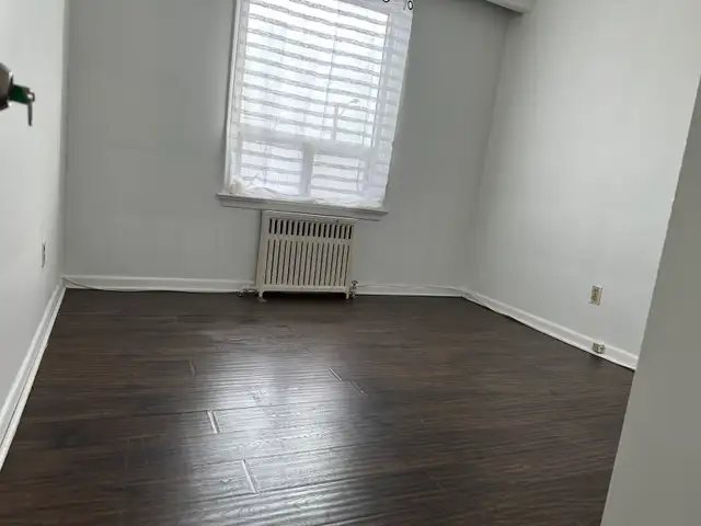 Spacious and bright 2 Bedroom Apartment in South Etobicoke