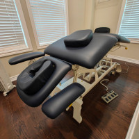 Electric physio treatment table