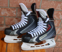 Hockey ice skates size 7.5 Bauer vapor X70 size 7.5 D 7.5D or US
