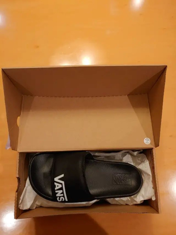 NEW - Black Vans Men's Range slide on SZ.8 in Men's Shoes in Kitchener / Waterloo - Image 3