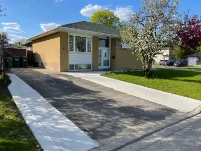 3 Bedroom and 1 Bathroom House for Rent in Brampton • Bramalea and Steels Intersection Upstairs floo...