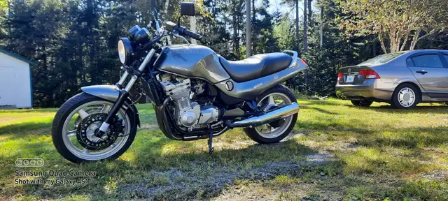 1993 Suzuki gsx1100 g in Sport Touring in Dartmouth - Image 6