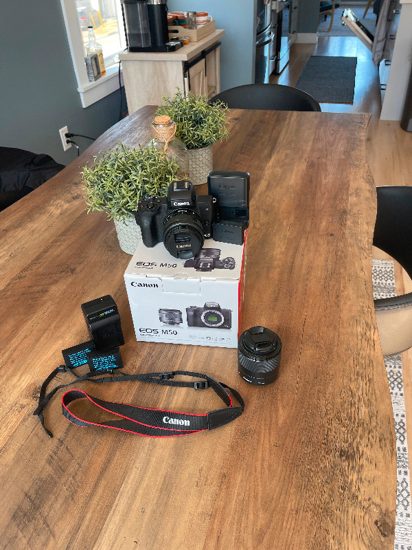 Canon EOS m50 Mirrorless Kit in Cameras & Camcorders in City of Halifax