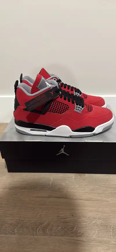 Jordan 4 Retro Toro Bravo size Men’s  10.5, View more