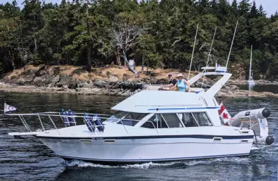 Boathouse Kept, 28'-6" plus swim grid & bowsprit (overall 32') ... Jun 1st - Relocated from its Vanc...