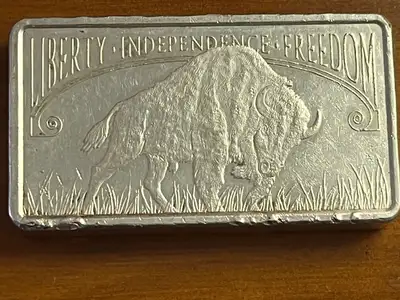 Hard to find vintage bar. Contains 10 oz of .999 fine Silver. Obverse: Features a mighty bison with...