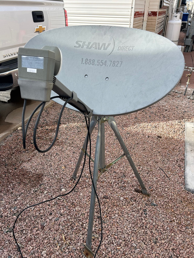 Shaw Satelite dish, tripod,  transponder in General Electronics in Cranbrook