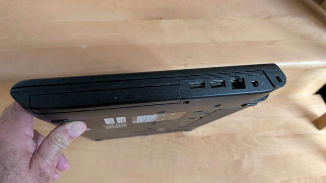 laptop Toshiba 8 GB, 256 GB SSD dans Portables  à Longueuil/Rive Sud - Image 3