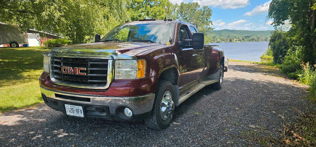 2009 gmc 3500 in Cars & Trucks in Ottawa