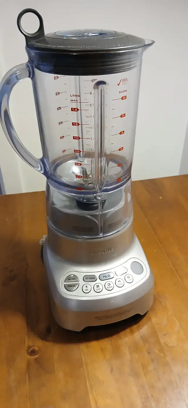 Breville Fruit/Vegetable Mixer/Juicer in Processors, Blenders & Juicers in Mississauga / Peel Region - Image 2