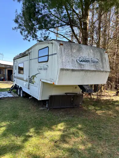 2000 Golden Falcon 25 MGT 5th Wheel Trailer – $500 (AS IS) Selling a 2000 Golden Falcon 25 MGT fifth...