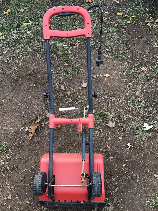 6.5 Amp Electric Snow Shovel in Outdoor Tools & Storage in Oakville / Halton Region - Image 6