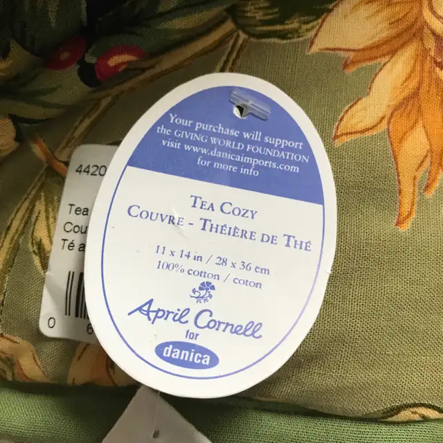 $20 ea 2 April Cornell Teapot Cozies New Sunflower & Xmas Holly in Home Décor & Accents in Ottawa - Image 8