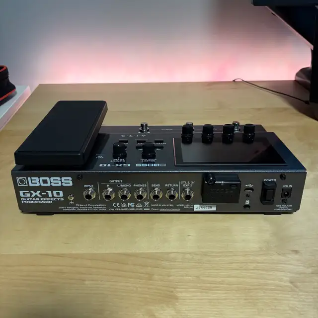 Boss GX-10 w/ Bluetooth Adapter in Amps & Pedals in Kingston - Image 3
