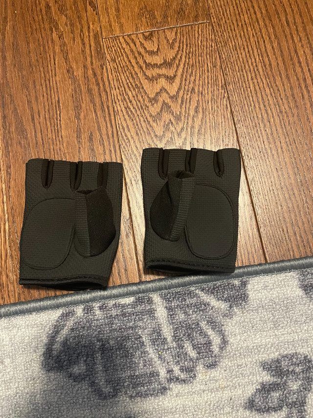 Workout weight lifting gym gloves in Exercise Equipment in City of Toronto - Image 2