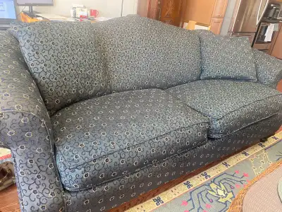 BEAUTIFUL EARLY CENTURY VICTORIAN STYLE SOFA, View more
